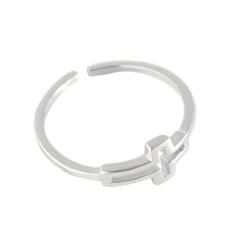 X Shape Ring in Geometric Cross — Sterling silver