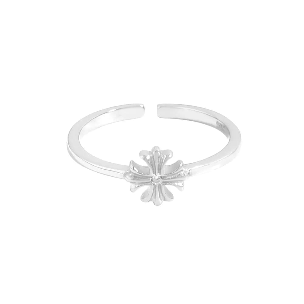 Flower Motif Ring in Platinum — Sterling silver