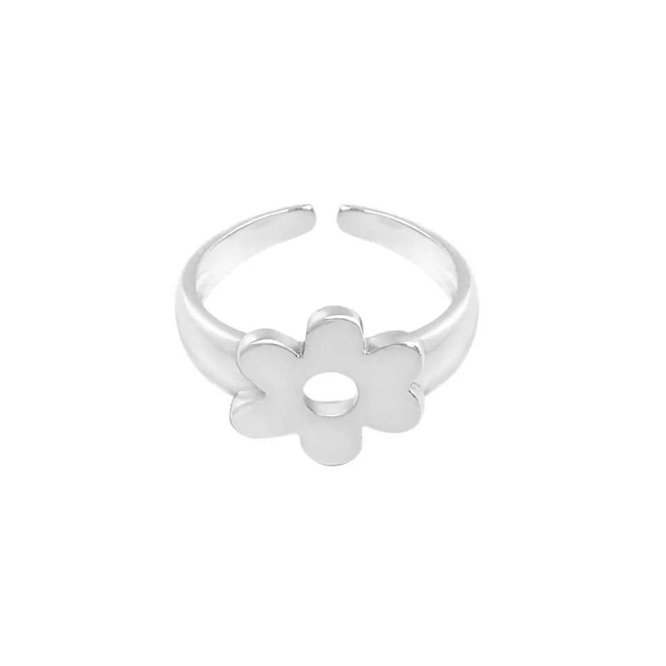 Flower Cutout Ring in Silver — Sterling silver