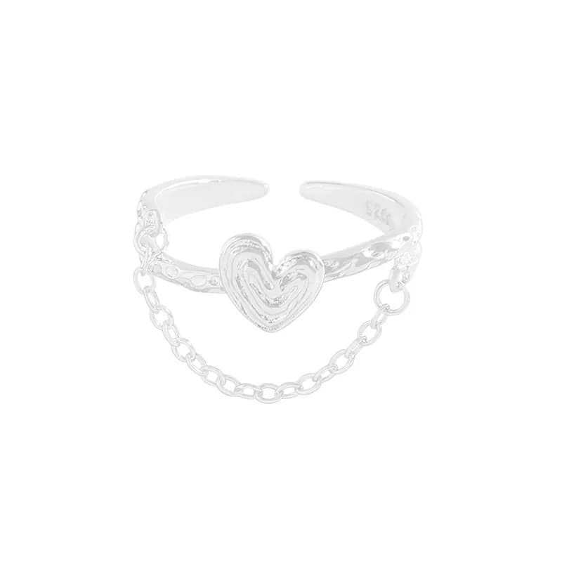 Heart Detail Ring in Silver I — Sterling silver