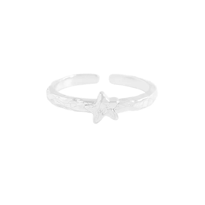 Star Center Band Ring in Silver — Sterling silver