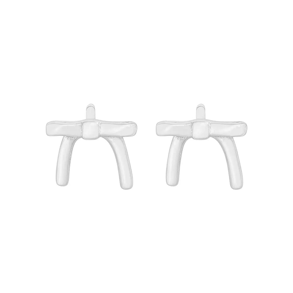 Bow Bar Studs in Silver — Sterling silver
