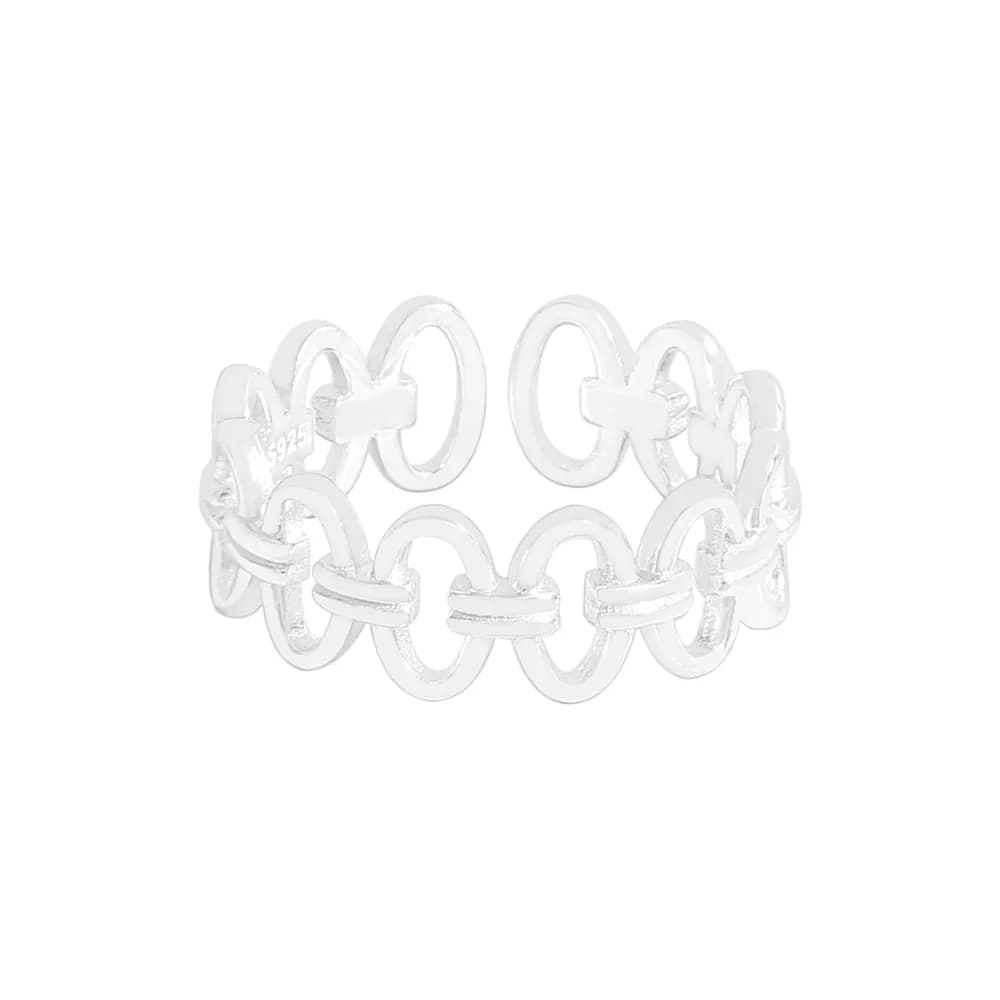 Circle Link Ring in Silver — Sterling silver