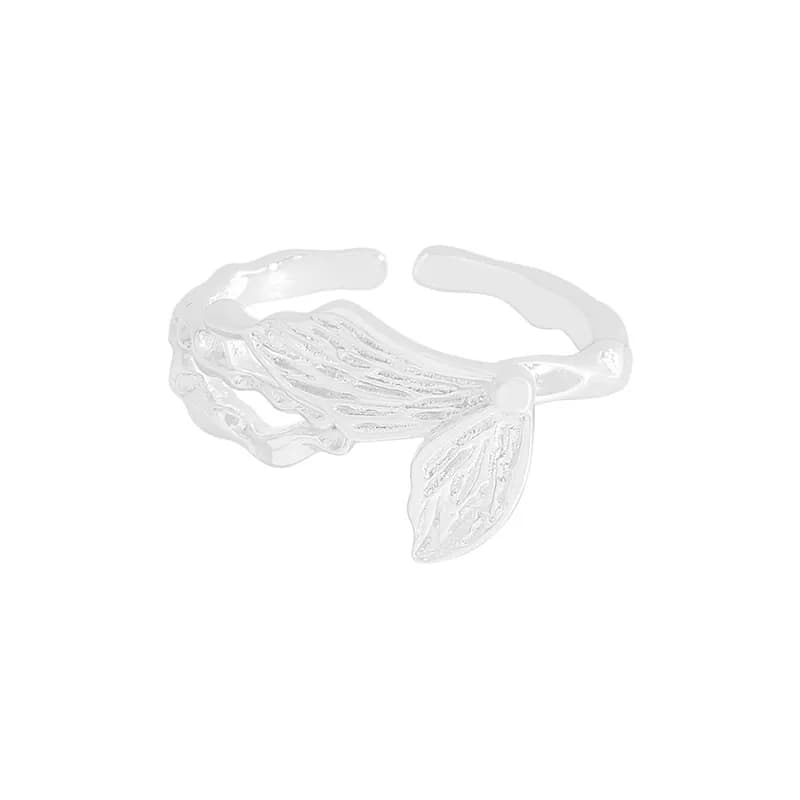 Winged Shell Ring in Silver — Sterling silver