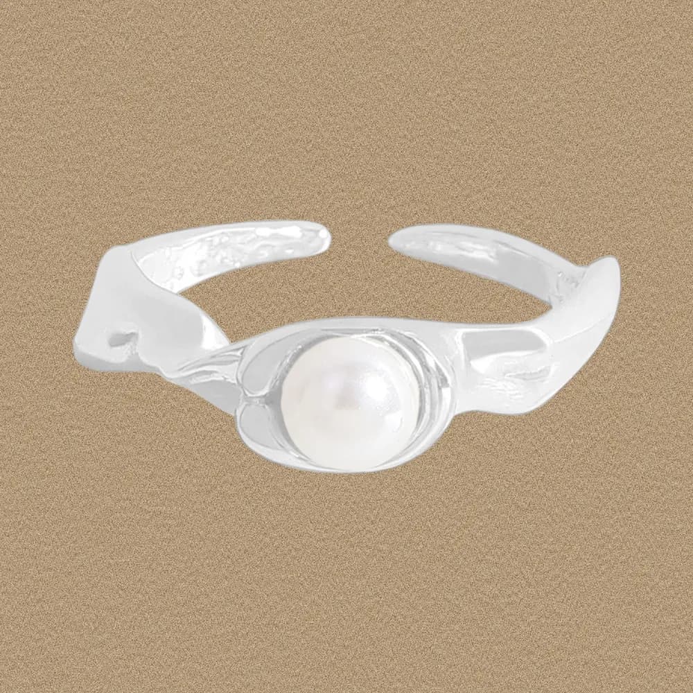 Polished sterling silver open-band ring with a central pearl centerpiece
