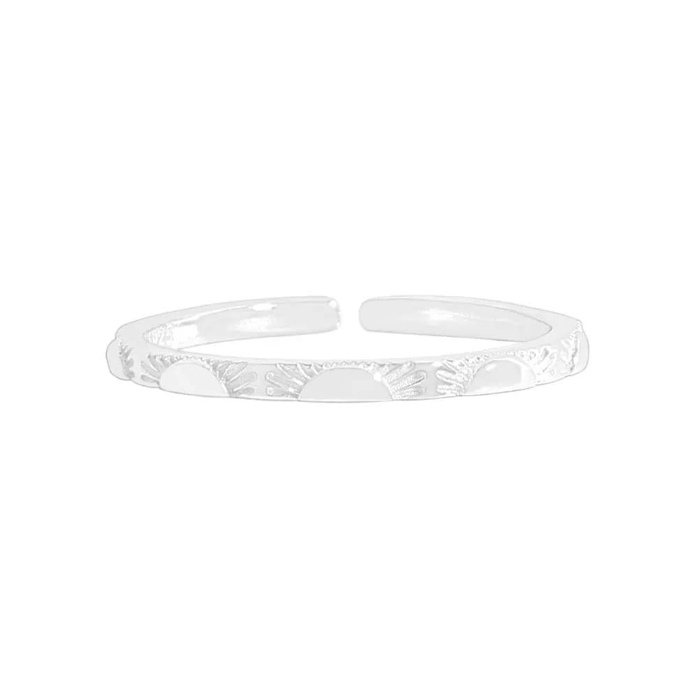Sunburst Engraved Ring in Silver — Sterling silver