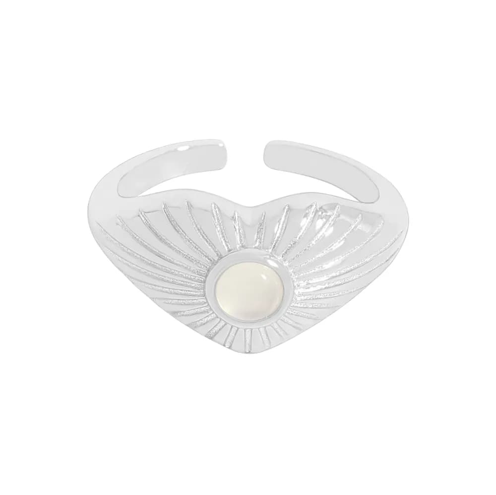 Sunburst Heart Ring in Silver — Sterling silver