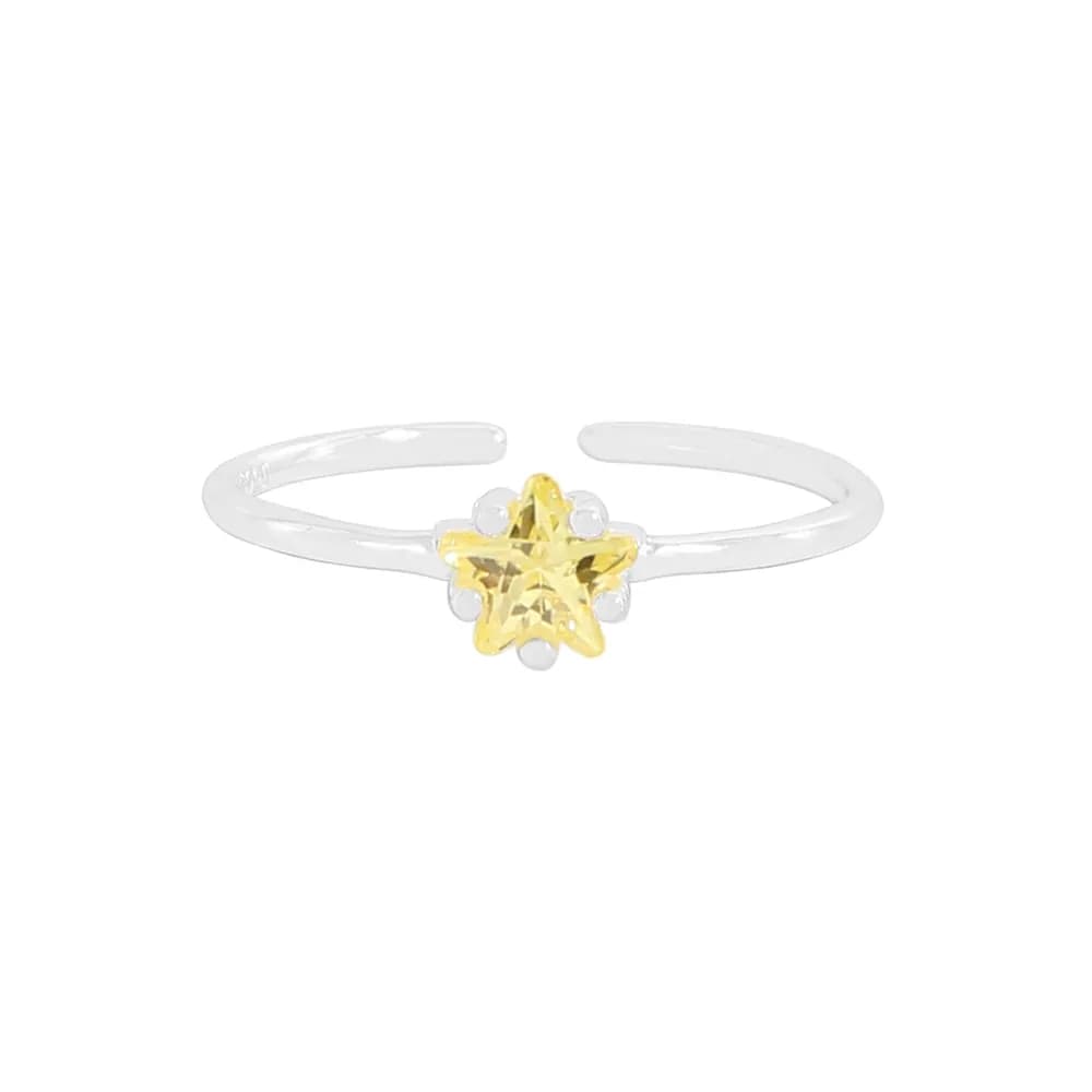 Star Petal Ring in Gold — Sterling silver
