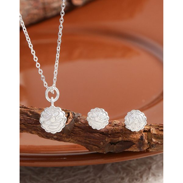 Vynella Necklace - Image 2