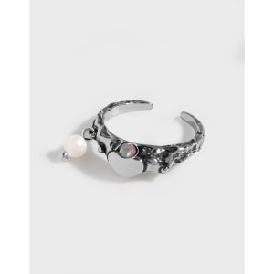 Gwynthra Ring