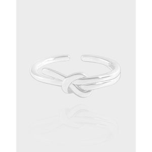 Junia Ring