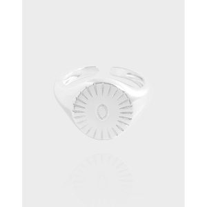 Lunivia Ring
